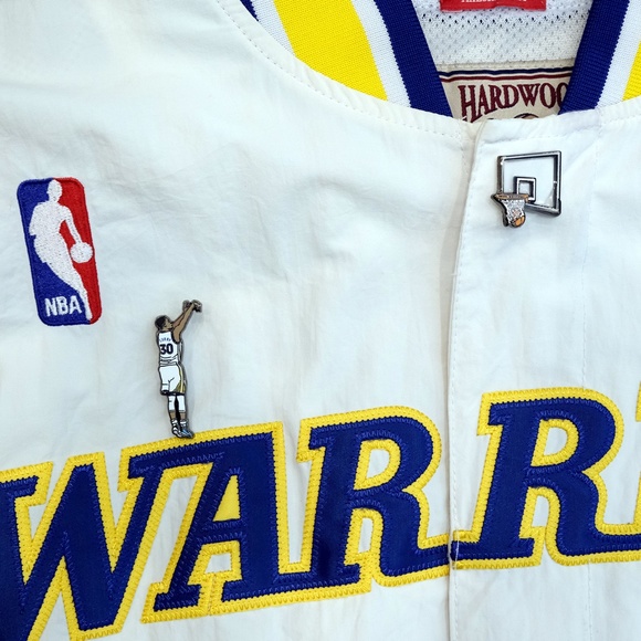 3-Point King Lapel Pins - Picture 4 of 5